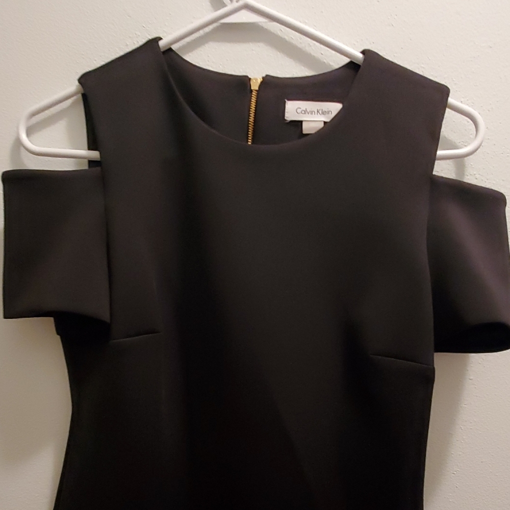 Calvin Klein cold shoulder dress - Picture 2 of 5